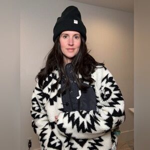 Mountain Geometric Black and White Sherpa jacket